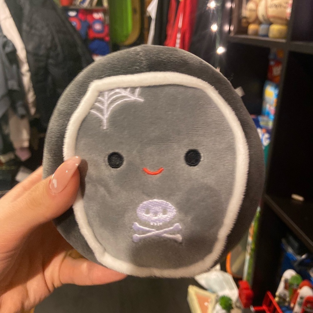 Add on for free**Alva squishmallow Halloween 🖤